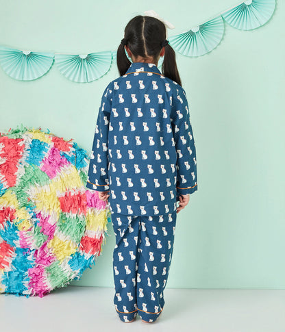 Notch Collared Whimsical Cat Print Nightsuit