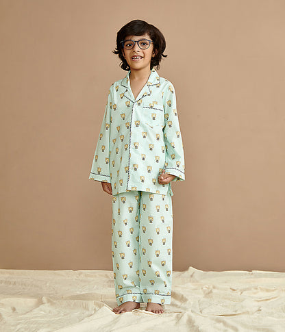 Notch Collared Party Lion Print Nightsuit
