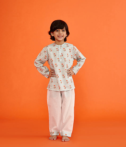 Round Neck Foxxy And Stripes Print Nightsuit